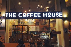 Bảng hiệu hộp đèn cafe đa dạng thiết kế, phù hợp mọi không gian