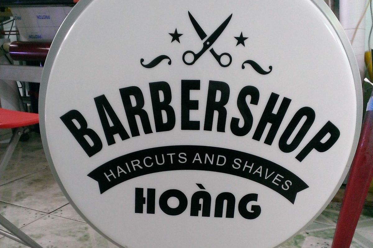 Hộp đèn mica hình tròn thiết kế đẹp, dễ thu hút khách hàng